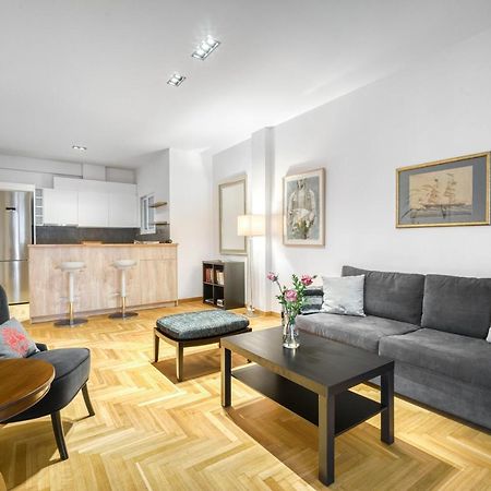 Delightful Stylish Two Bedroom Condo In Hip Area Of Central Atena Exterior foto