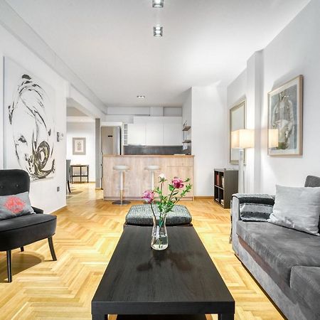 Delightful Stylish Two Bedroom Condo In Hip Area Of Central Atena Exterior foto