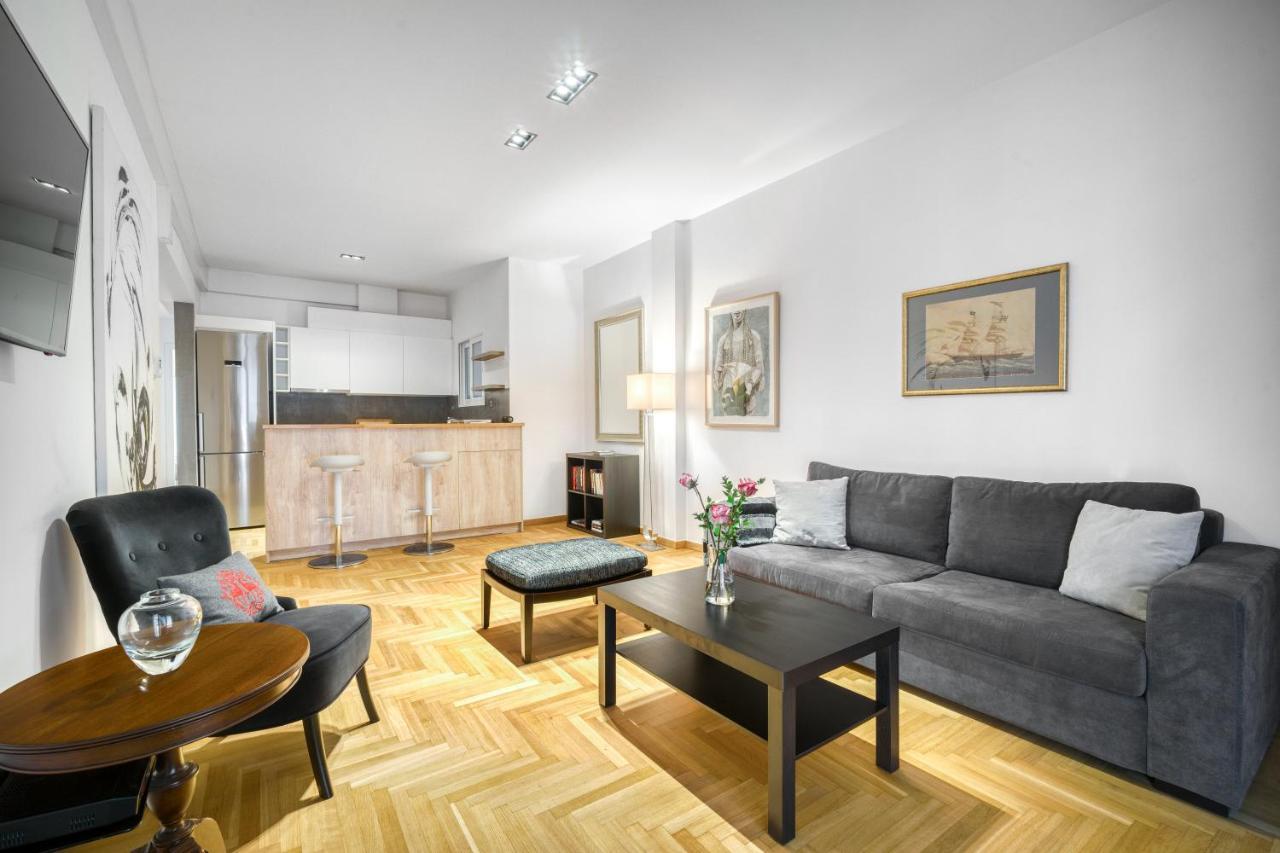Delightful Stylish Two Bedroom Condo In Hip Area Of Central Atena Exterior foto