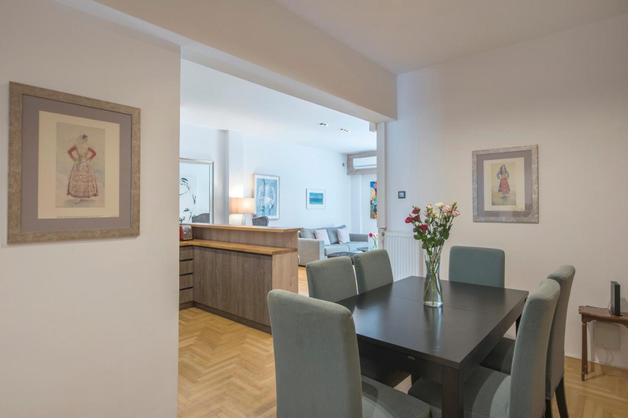Delightful Stylish Two Bedroom Condo In Hip Area Of Central Atena Exterior foto