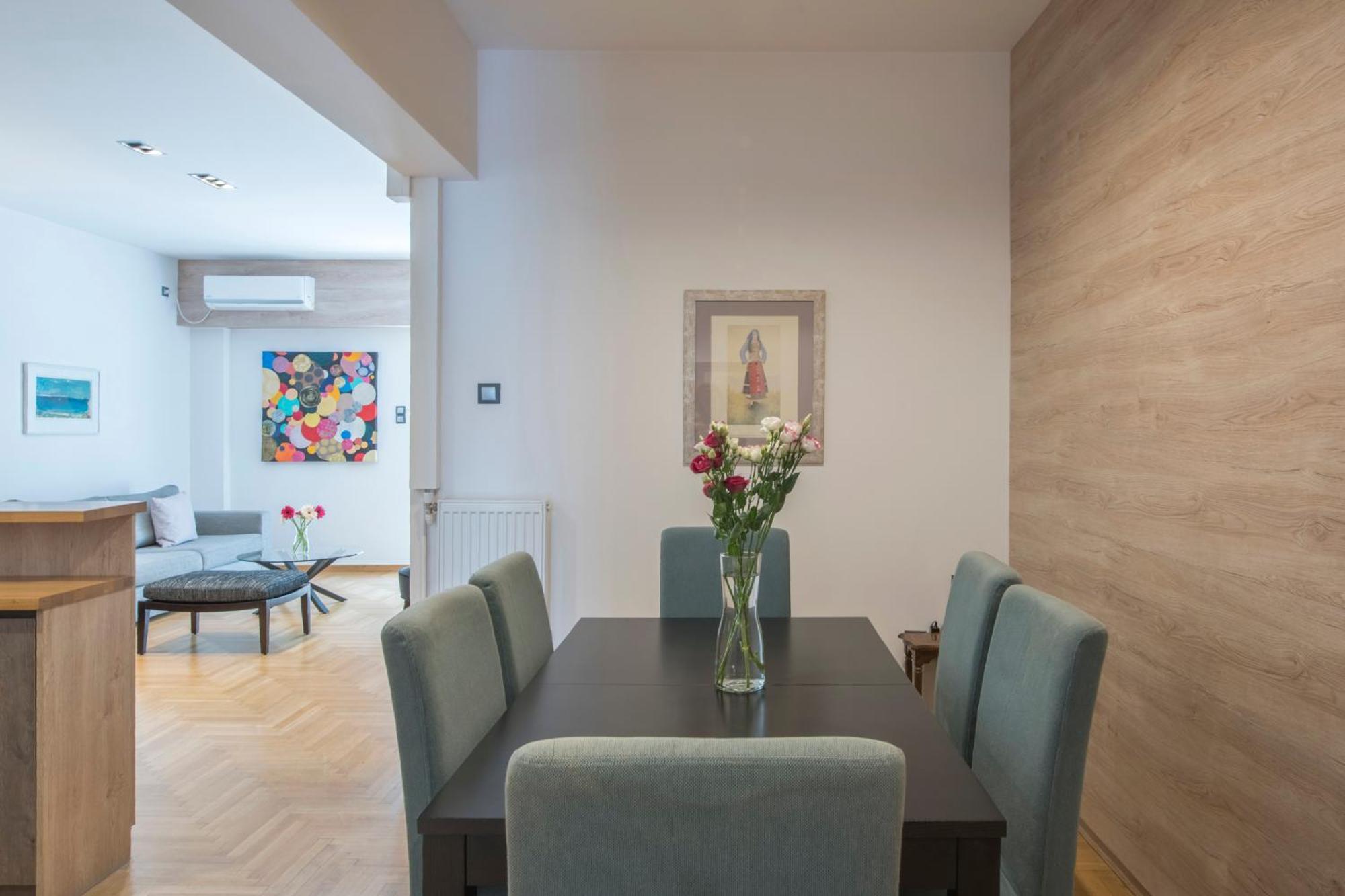 Delightful Stylish Two Bedroom Condo In Hip Area Of Central Atena Exterior foto