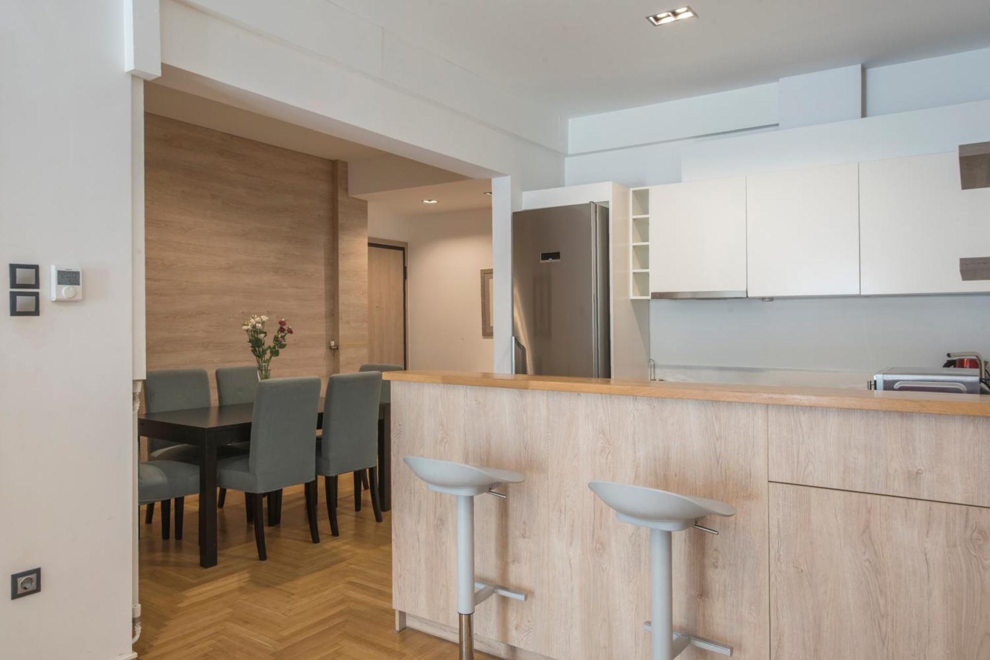 Delightful Stylish Two Bedroom Condo In Hip Area Of Central Atena Exterior foto